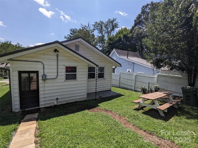 Building Photo - 28 Woodrow Ave