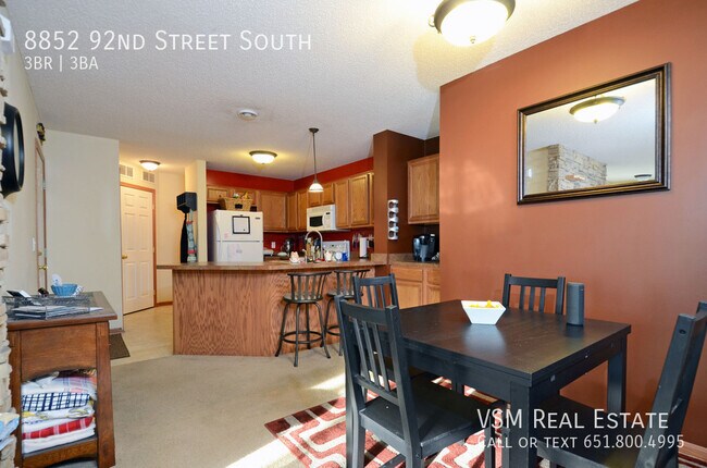 Building Photo - GORGEOUS 3 bedroom, 2.5 bathroom townhome ...