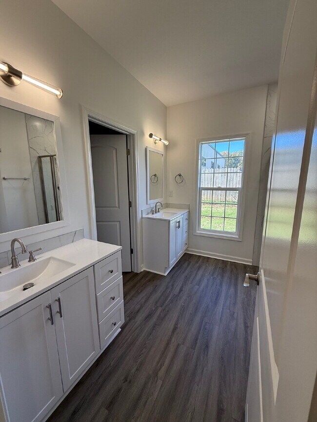 Building Photo - Brand New Luxury Condo - 2 Bedroom 2 Bathroom