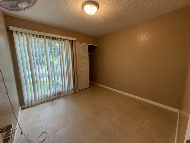 Building Photo - 46-1031-1031 Emepela Wy