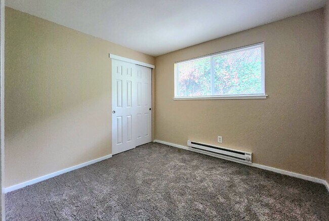 Building Photo - 3 Bedroom / 1 Bath Home in Lake Stevens with View