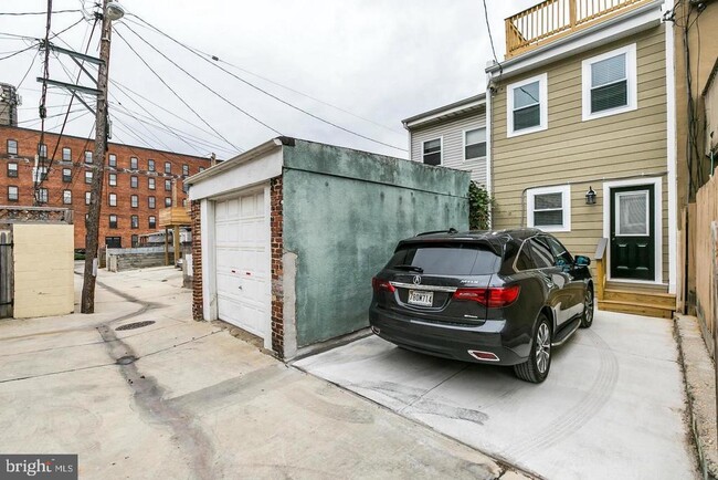 Building Photo - 1815 Westphal Pl