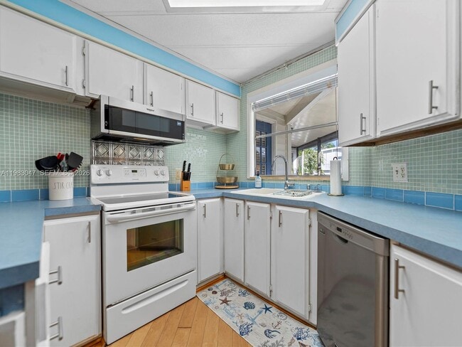 Building Photo - 806 S Jade Dr