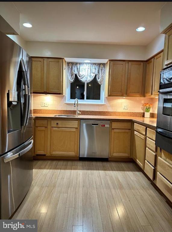 Building Photo - 8140 Drayton Ln