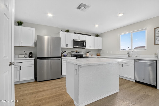 Building Photo - 12526 W Palmaire Ave