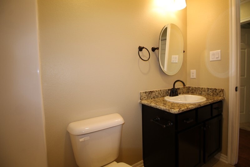 Building Photo - 935 /937 Robineta Ln