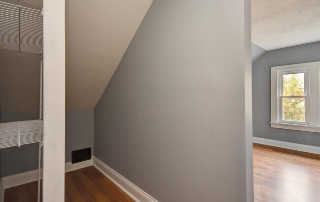 Building Photo - 1515-1517 Hawthorne