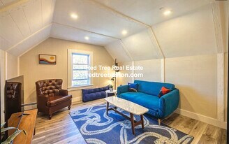 Building Photo - 482 Broadway