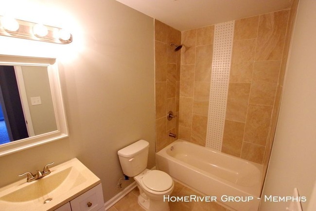 Building Photo - 6923 Parkbrook Ln