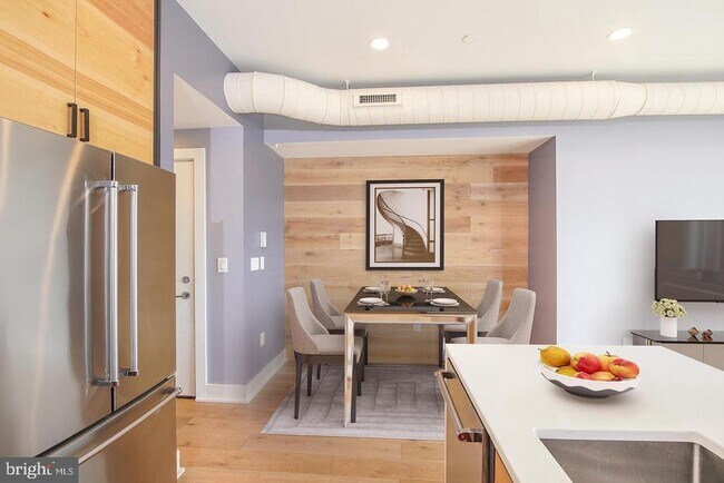 Building Photo - 1012 Harvard St NW