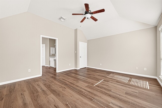 Building Photo - 22523 Cascade Springs Dr