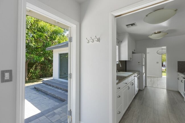 Building Photo - 19169 Jovan St