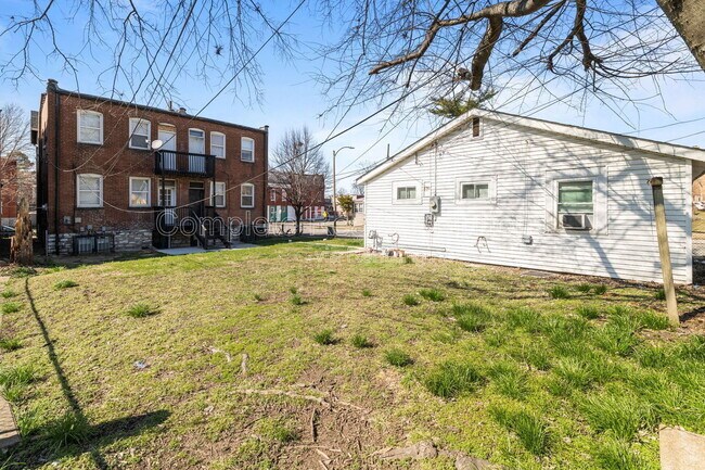 Building Photo - 4102 California Ave