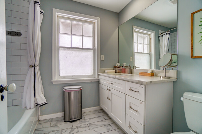 Full Bath (2nd Floor) - 3930 Red Bud Ave