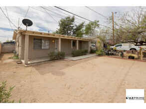 Building Photo - Welcome Home to this Charming 2/1 Phoenix ...