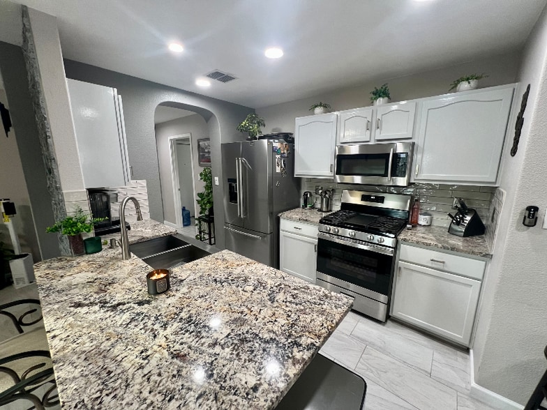 Building Photo - 6947 Lunar Way