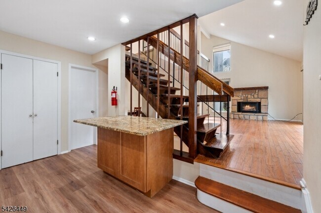 Building Photo - 257 Gemini Dr