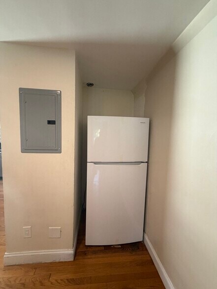 Building Photo - 30 Newhall St