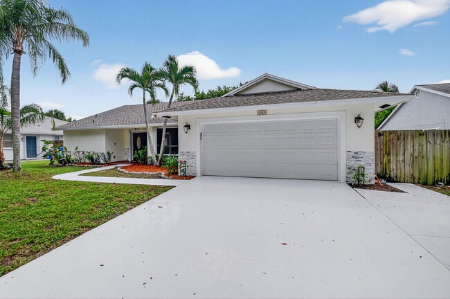 Building Photo - 1002 Julia Heights Dr