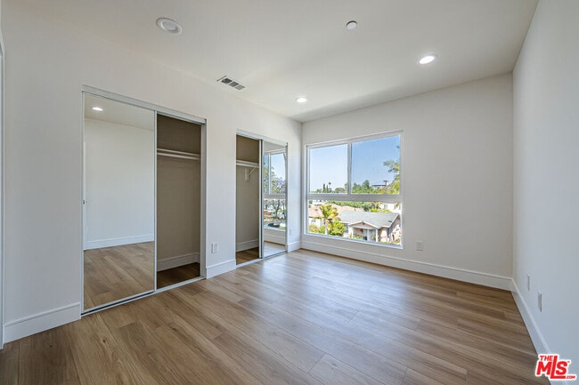 Building Photo - 2055 S Garth Ave