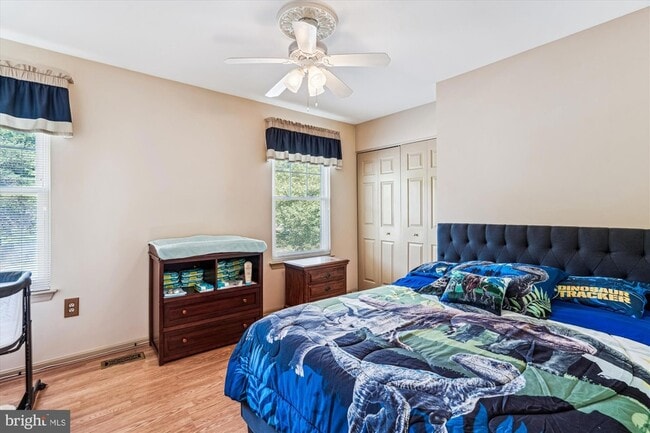Building Photo - 10902 Valley Brook Dr