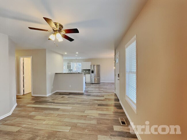 Building Photo - 1117 Woodbriar St