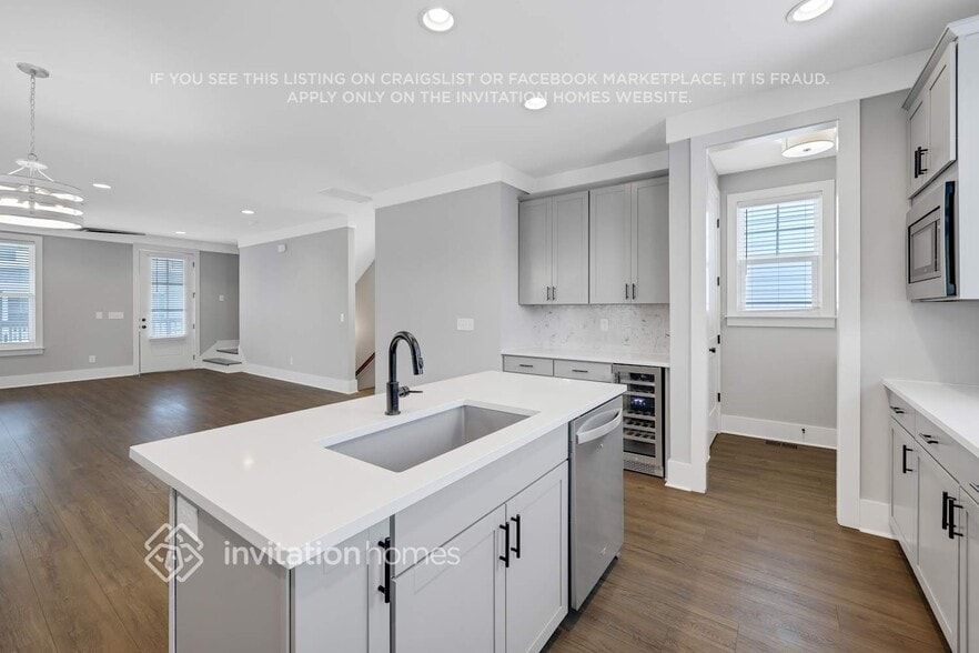 Building Photo - 258 Founders Ln