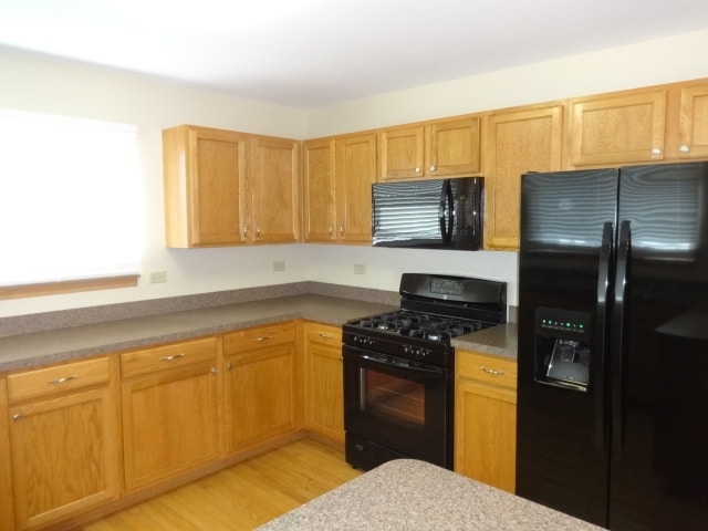 Building Photo - 3505 Stone Creek Dr