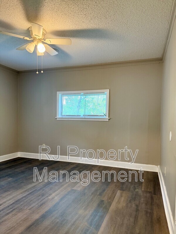 Building Photo - 1336 Wrenwood St