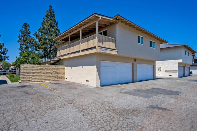 Building Photo - 2620 W Aurora St