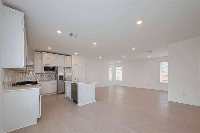 Building Photo - 6743 Iron Clover Dr
