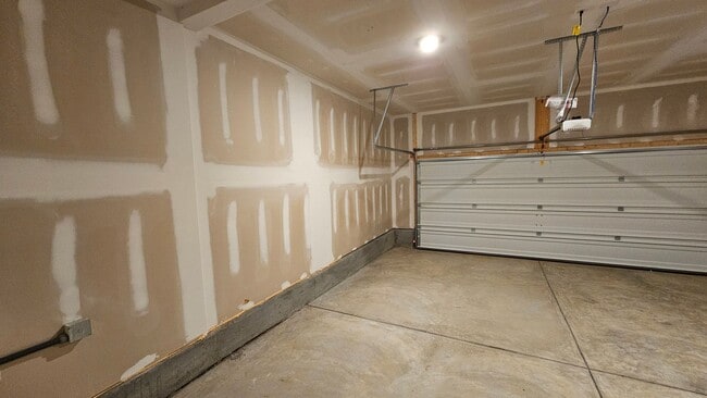 Building Photo - Spacious like new home in Hermitage FOR LEASE