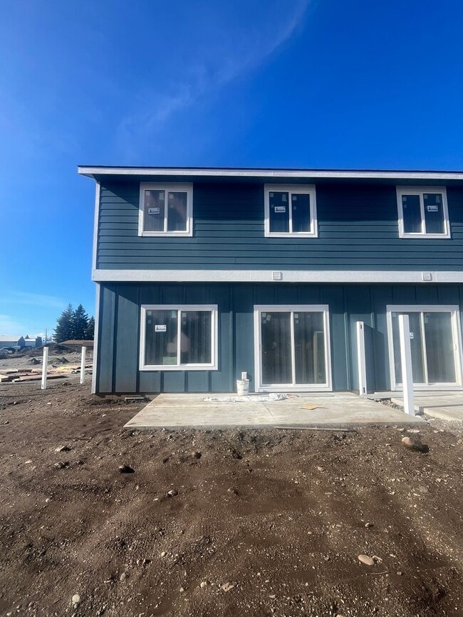 Building Photo - Brand New 3 bed 2.5 townhome