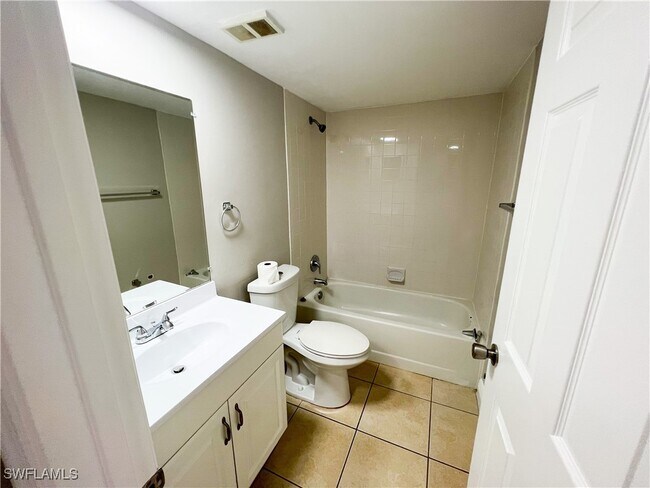 Building Photo - 1302 Derbyshire Ct
