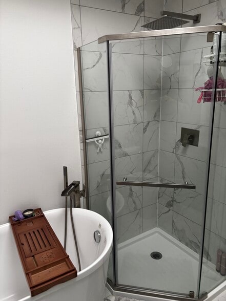 Building Photo - 3310 Saint Johns Ave