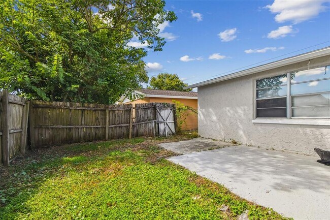 Building Photo - 3800 Darlington Rd