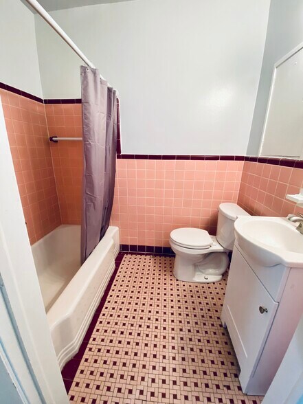 Vintage Tile Bathroom full tun & Shower - 114 E Main St