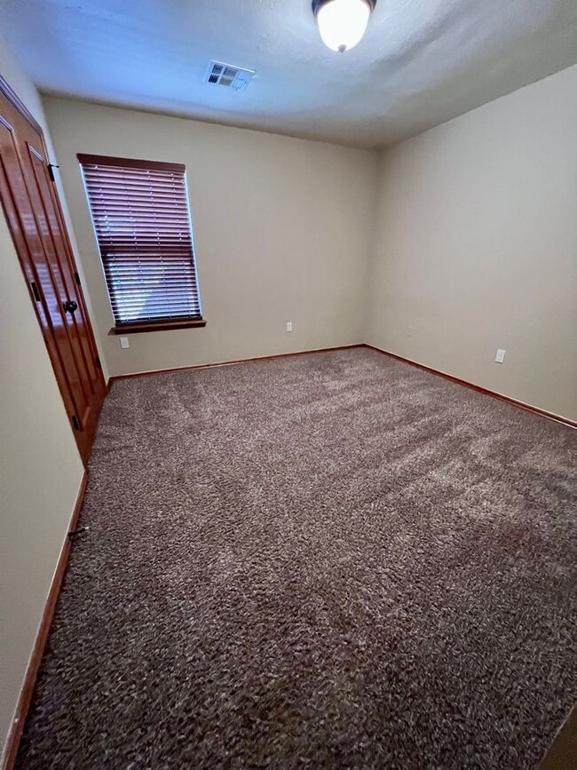 Building Photo - Beautiful home in Heatherwood addition in Moore!