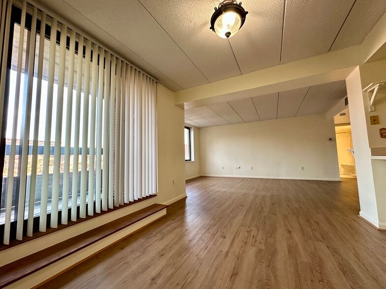 Building Photo - 85 Brainerd Rd