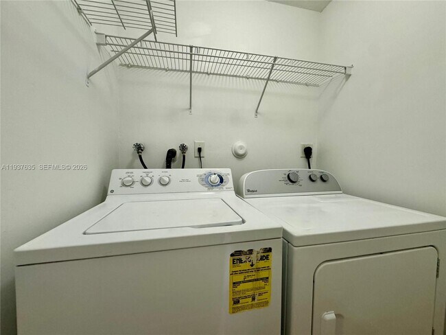 Building Photo - 3162 SW 153rd Ct