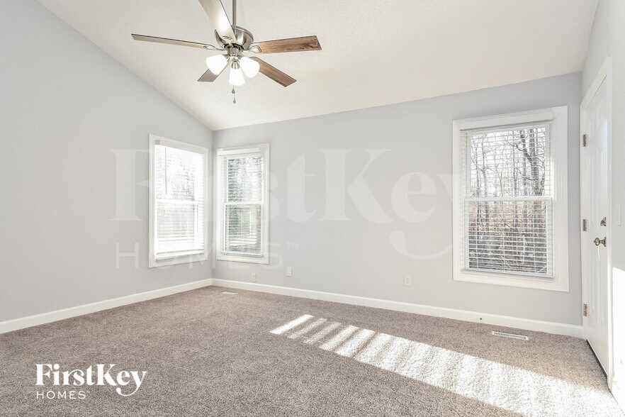 Building Photo - 5620 Poplar Hill Ct