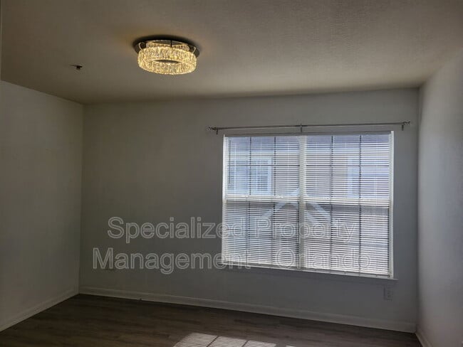 Building Photo - 9077 Lee Vista Blvd
