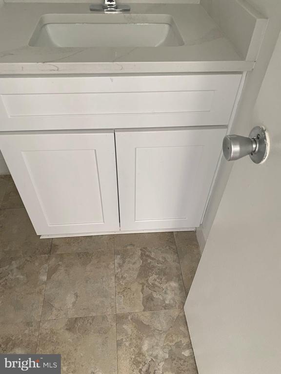 Building Photo - 15702 Dorset Rd