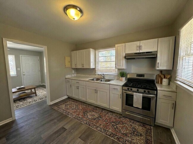 Building Photo - 507 Hill St