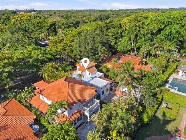 Building Photo - 1137 Asturia Ave