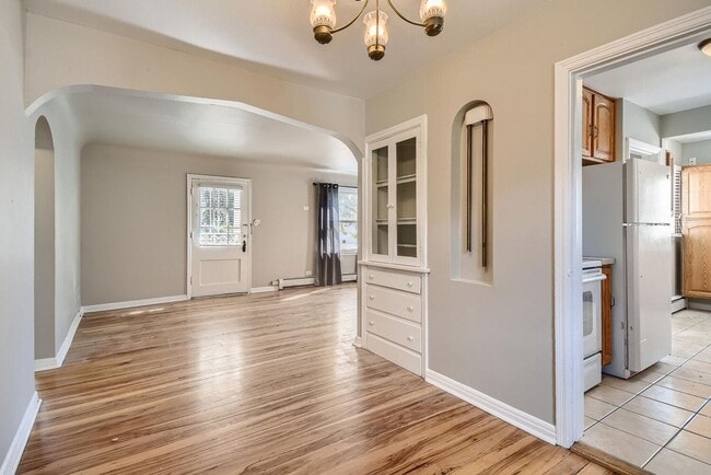Building Photo - Spacious 4 Bed | 2 Bath Home Near Sloan’s ...