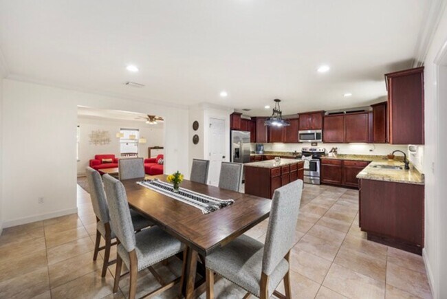 Building Photo - 3BR Smart Solar Home Near Eglin & Hurlburt AFB in Fort Walton Beach!