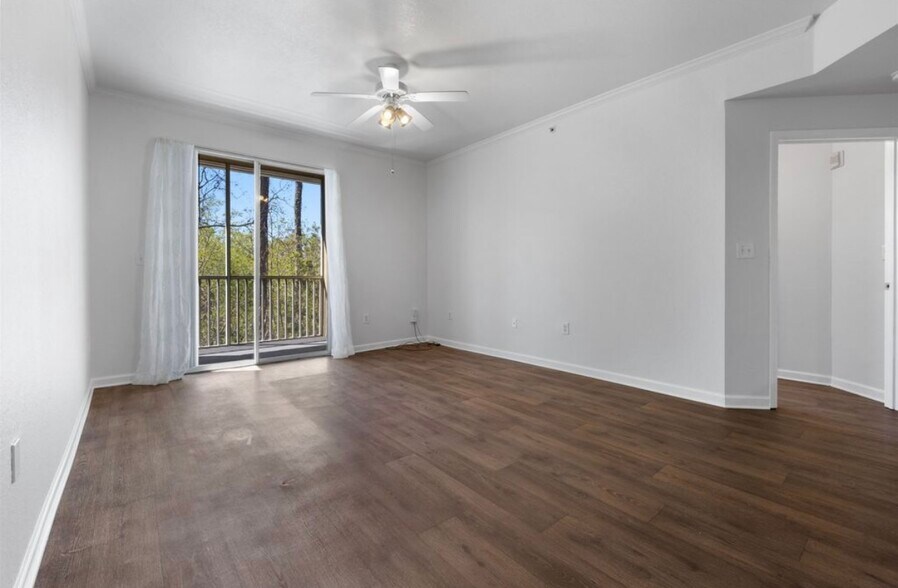 Building Photo - 405 S Villa San Marco Dr