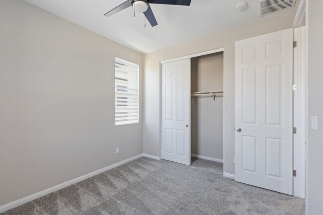 Building Photo - Beautiful Cadence 3 bedroom, 2.5 Baths, 2 car garage Townhome