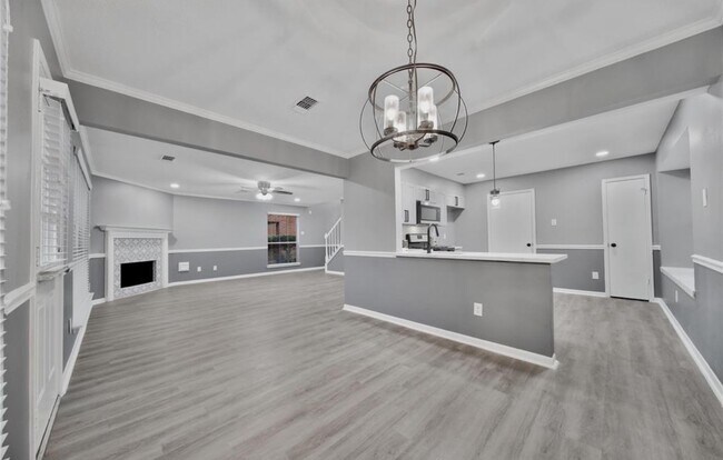 Building Photo - 10503 Timberloch Dr